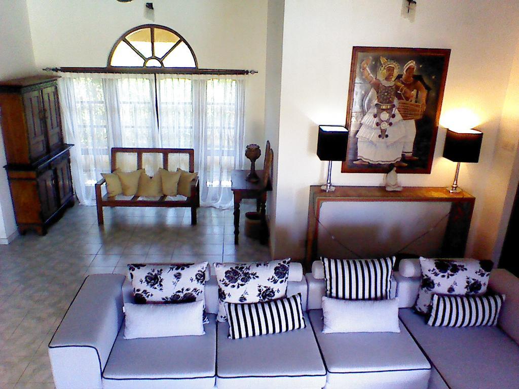 Villa Sea Breeze Kepungoda Exterior foto